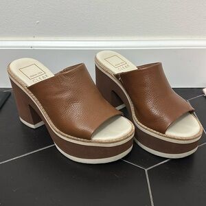 Dolce Vita Clear 
V-EMERY
Color: DK BROWN LEATHER
Size: 6